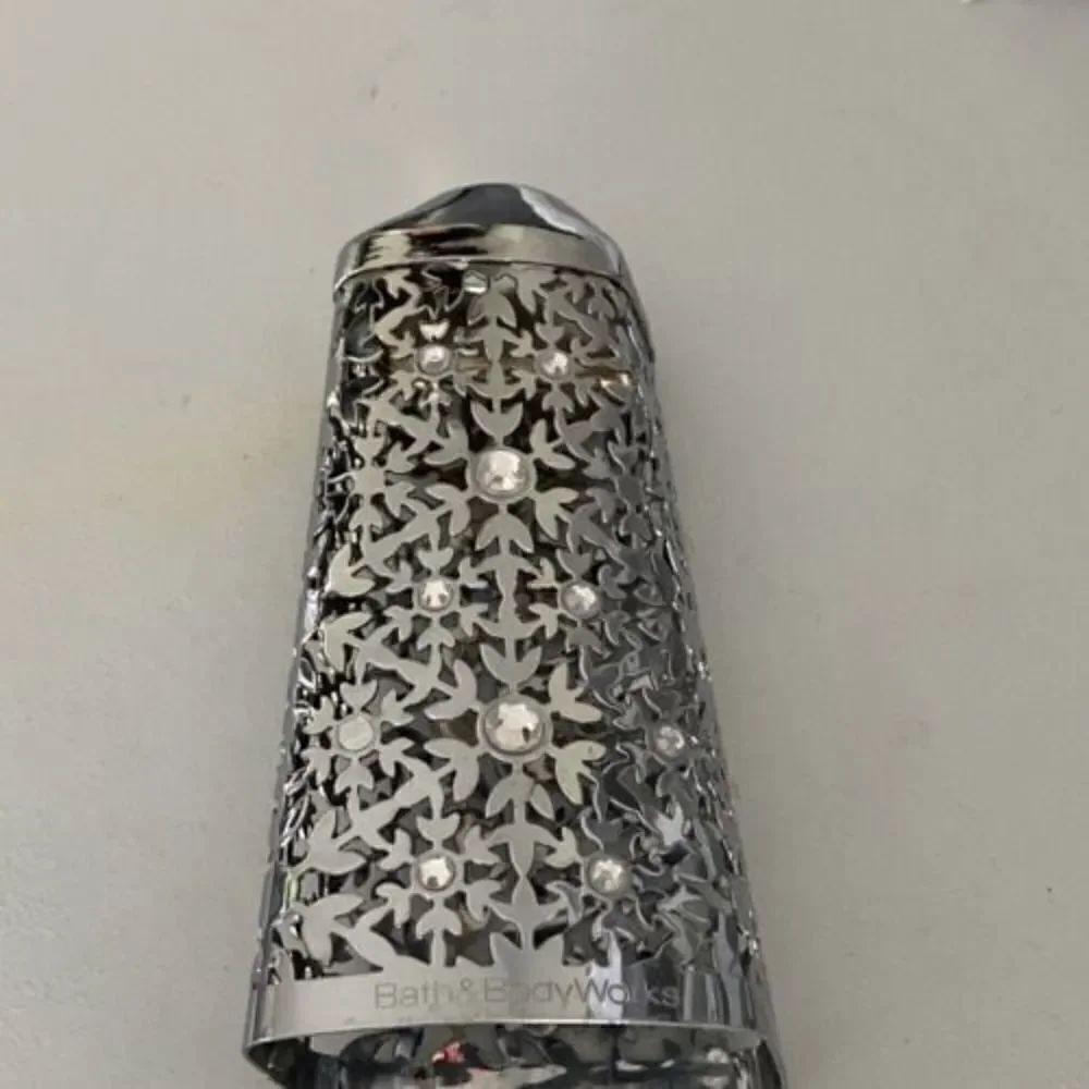 Bath & Body Works Soap Dispenser Holder Sleeve Snowflake Holiday Clear Gem Stone